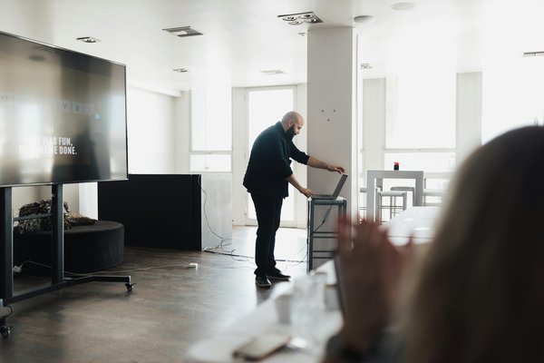 Comment la Formation Continue Favorise la Fidélité des Employés : Un Guide Indispensable