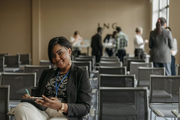 Comprendre les enjeux juridiques des solutions de transport écoresponsables : Guide essentiel